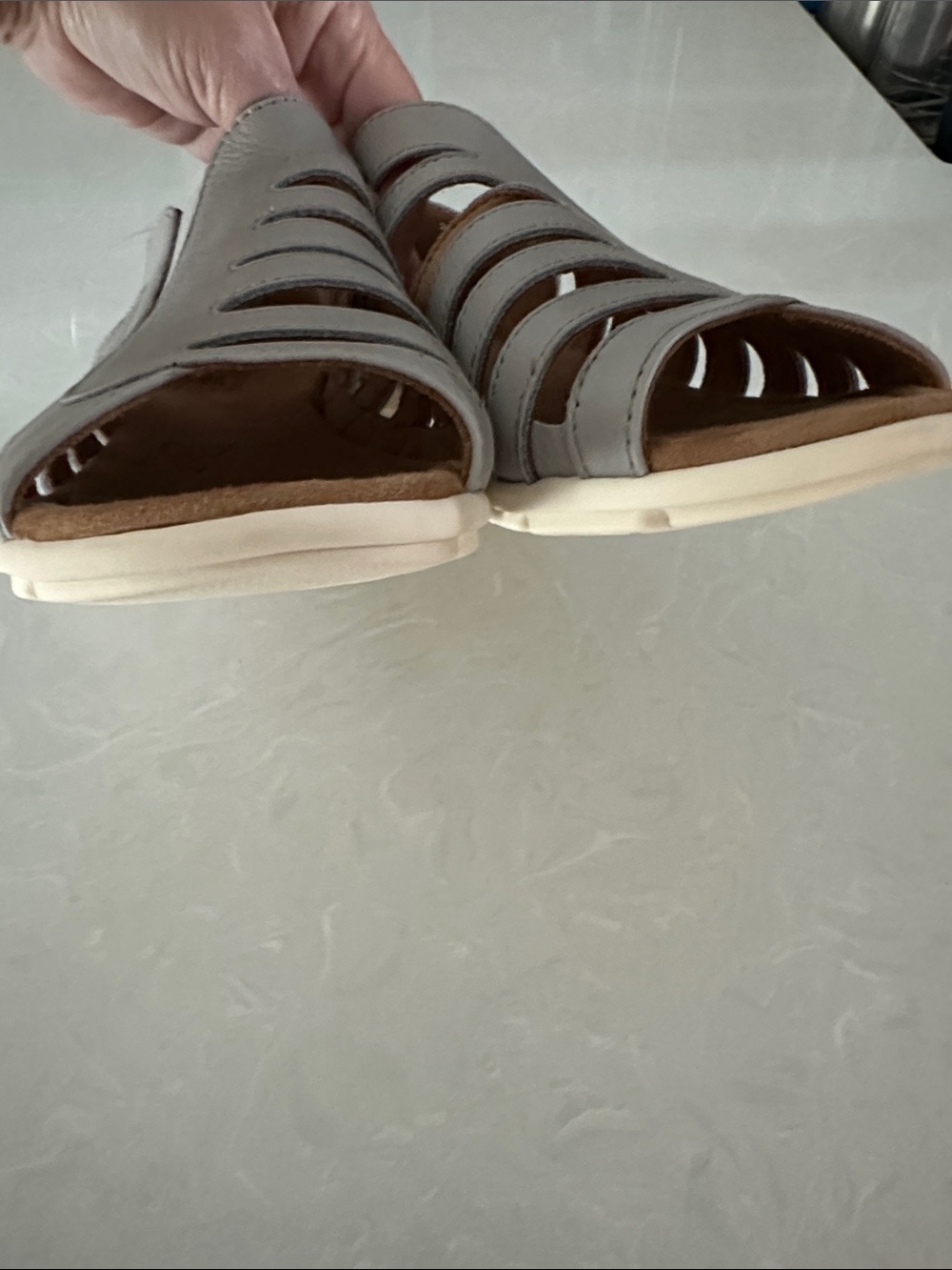 NIB Comfortiva Leather Pillowtop Memory Foam Women’s Sandals 11M - Picture 6 of 12